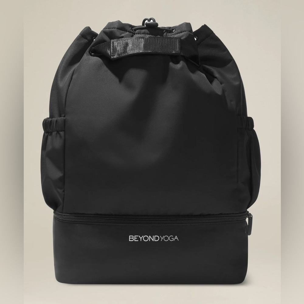 New With Tags Convertible Gym Yoga Bag BeyondYoga Black Nylon